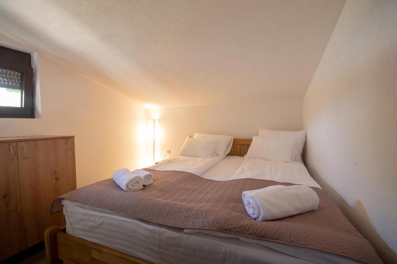 Montekarlo Na Drini Bed and Breakfast Mali Zvornik Eksteriør billede